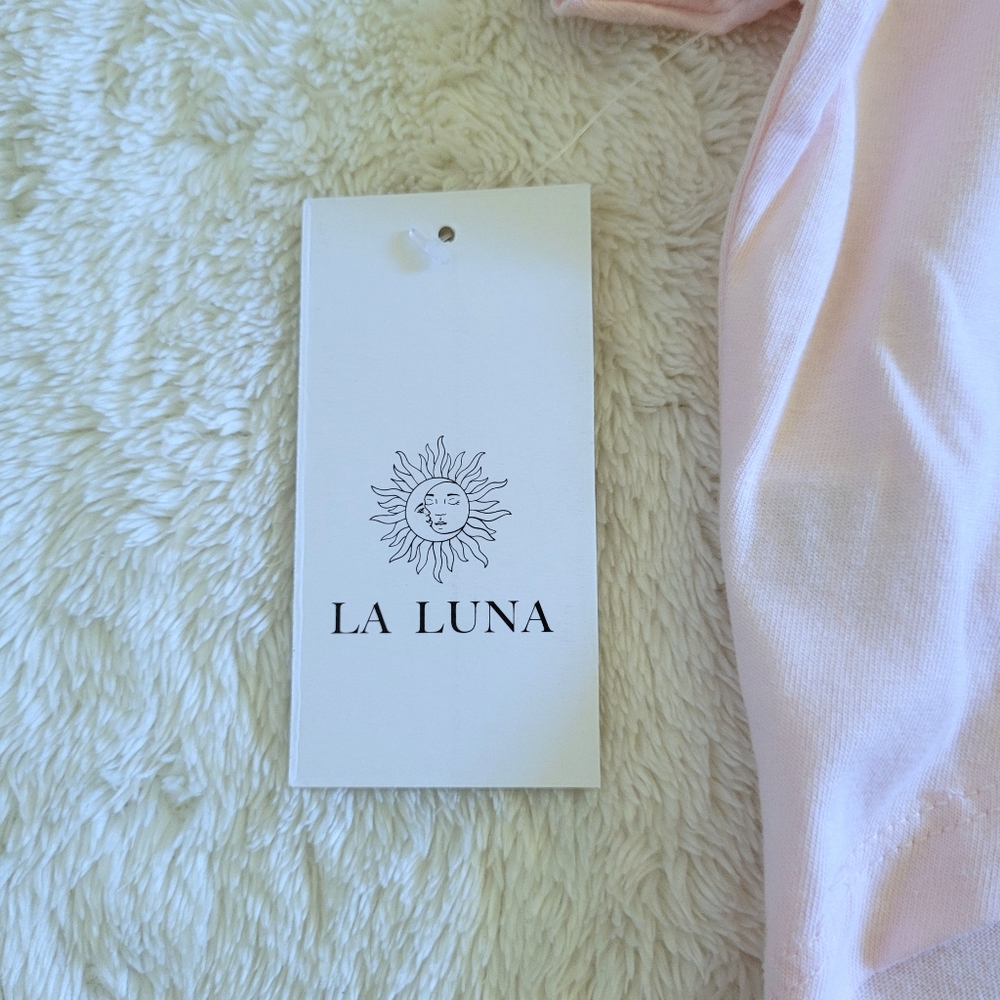 La Luna🌙 "Amour"♥️ Rhinestone Tee👕 - NWT - Picture 9 of 14